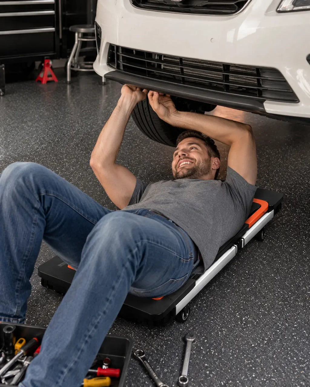 Direct-to-Consumer Savings💰7-in-1 Multifunctional Garage Folding Portable Workbench